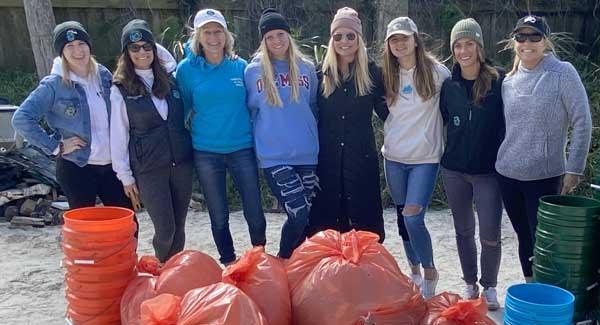 Volunteers picked up trash at Mickler's with Beaches Go Green and the Rotary Club. (photo submitted)