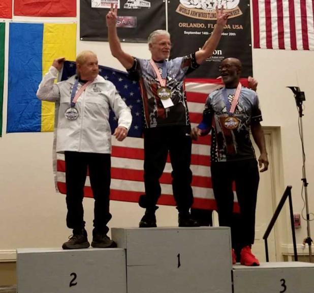 Stu Levin (center)