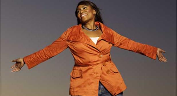 Mandisa (photo from mandisaofficial.com)