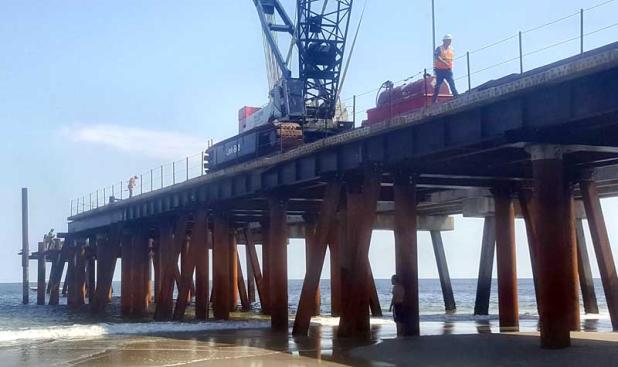 Construction has resumed on the Jacksonville Beach pier. (photo by Liza Mitchell)