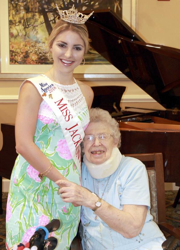 Miss Jacksonville Amanda Hatcher with her friend, Wanda Everett. (photo by Chelsea Wiggs)