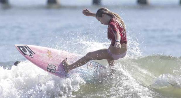 Junior women winner Sophie Falzone does a turn during the finals. (photo by David Rosenblum)