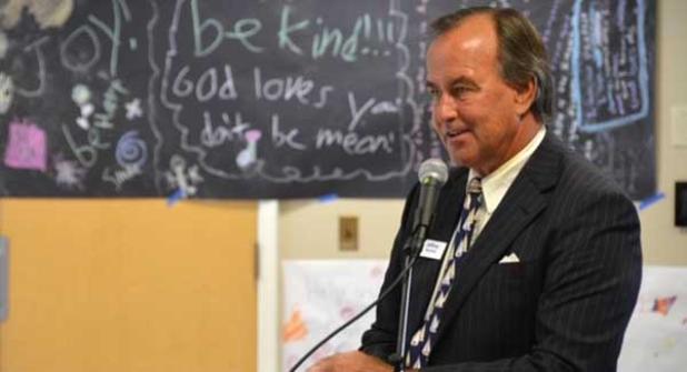 The Rev. Dr. Jeffrey Weenink is an experienced Presbyterian interim minister now serving Palms Presbyterian Church.
